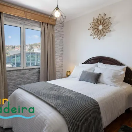Spacious Apartment Near Facilities Alamos Uptown Apartament Funchal (Madeira)